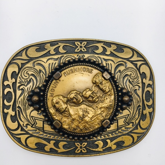 Gold  tone belt buckle Mount Rushmore 1927 - Picture 1 of 5